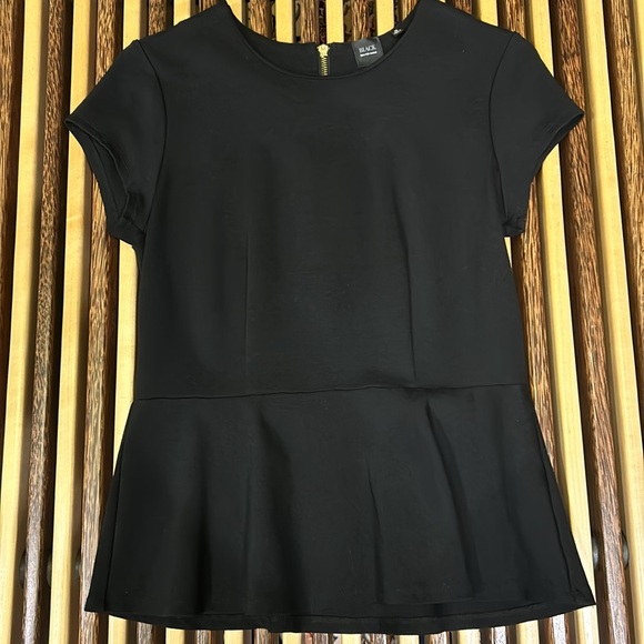 Saks Fifth Avenue Black Label - Black Top - Size Medium - Picture 3 of 5